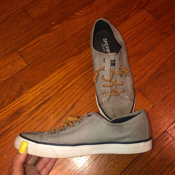 Shoes - Picture 3 of 5